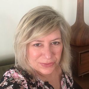 Meet your Posher, Leigh